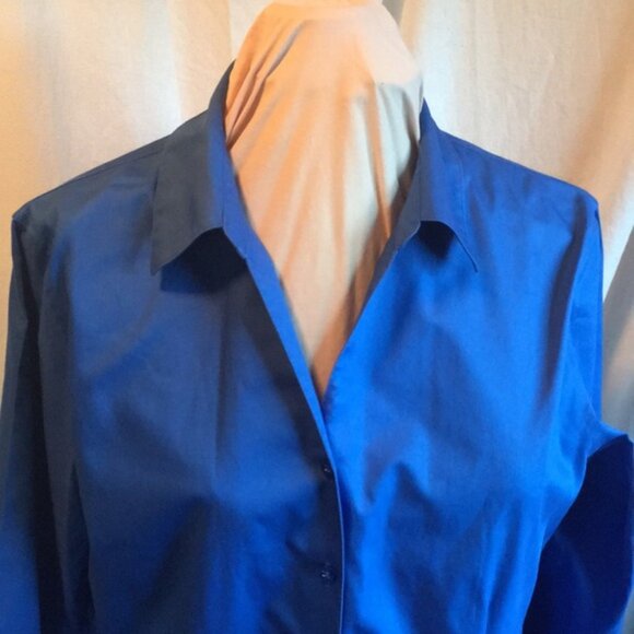 Chicos Royal blue button up blouse 100% cotton wrinkle resistant - Picture 2 of 8